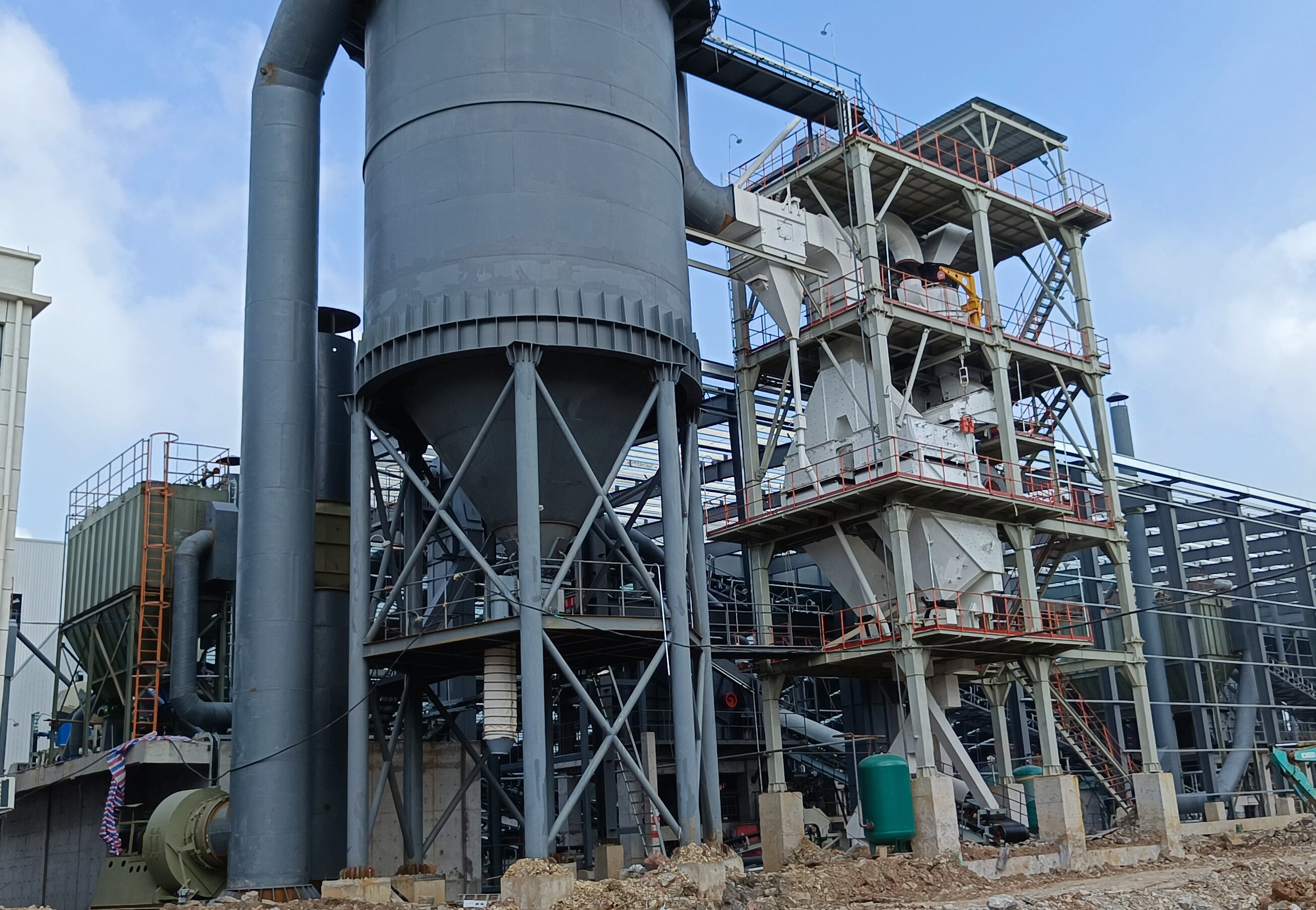 一文讀懂制砂樓：現(xiàn)代砂石生產(chǎn)的 “智能王牌”，環(huán)保高產(chǎn)雙在線！